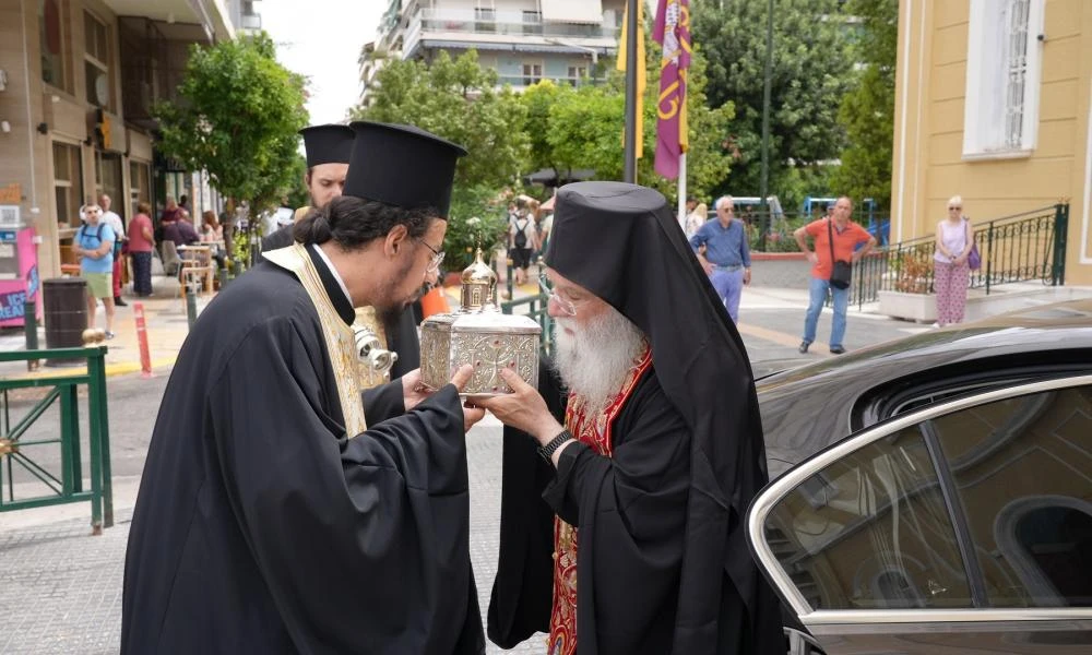 Έφτασαν τα λείψανα του Αγίου Λουκά του ιατρού στον Πειραιά